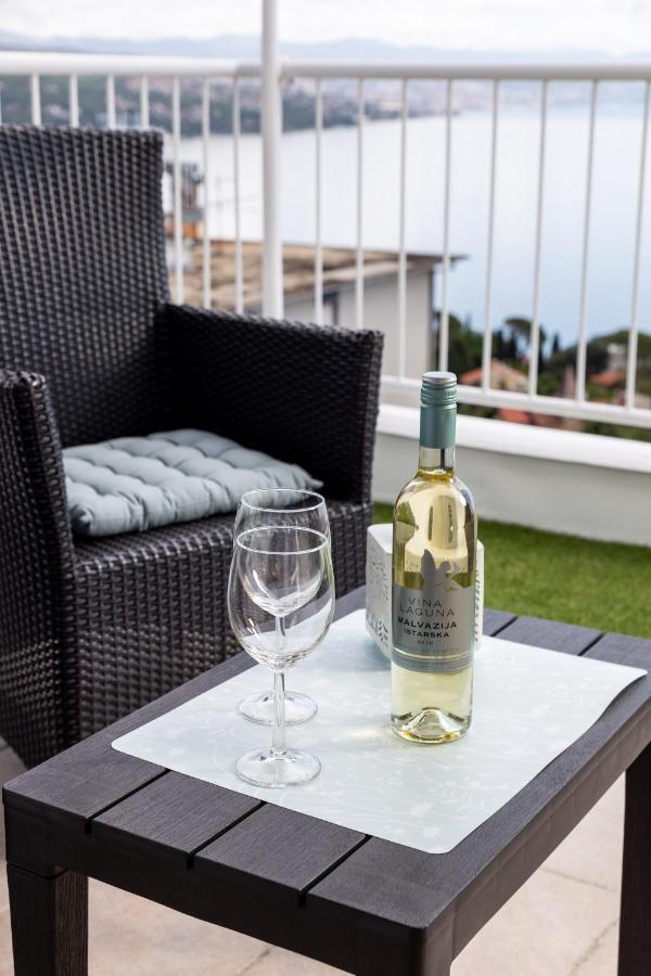 Studio Apartman Rozi Opatija Exteriör bild